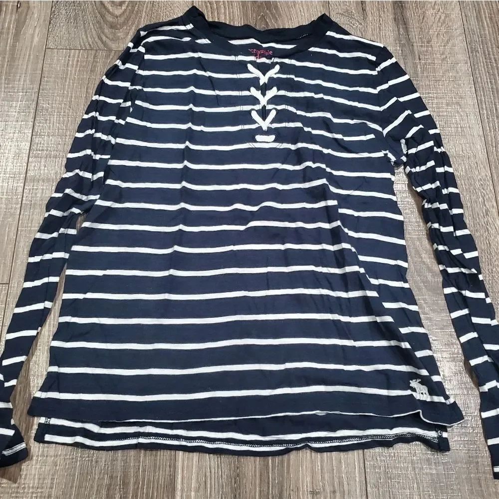 Girls Abercrombie Kids Long Sleeve Shirt Size 13-14 Navy and White Striped Shirt